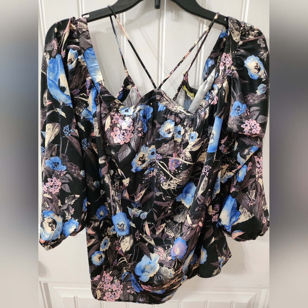 Gianni Bini off the shoulder blouse
